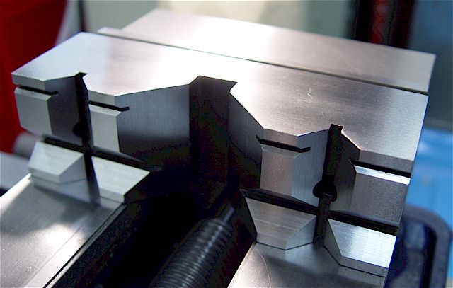 382-890 - PRIZMATICKÁ ČELIST 150